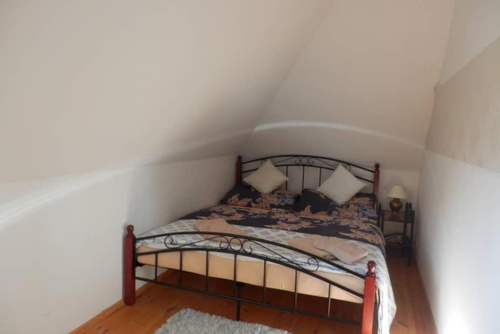 Zamecek Zdiky - Moderni Maly Apartman Bujanov ภายนอก รูปภาพ