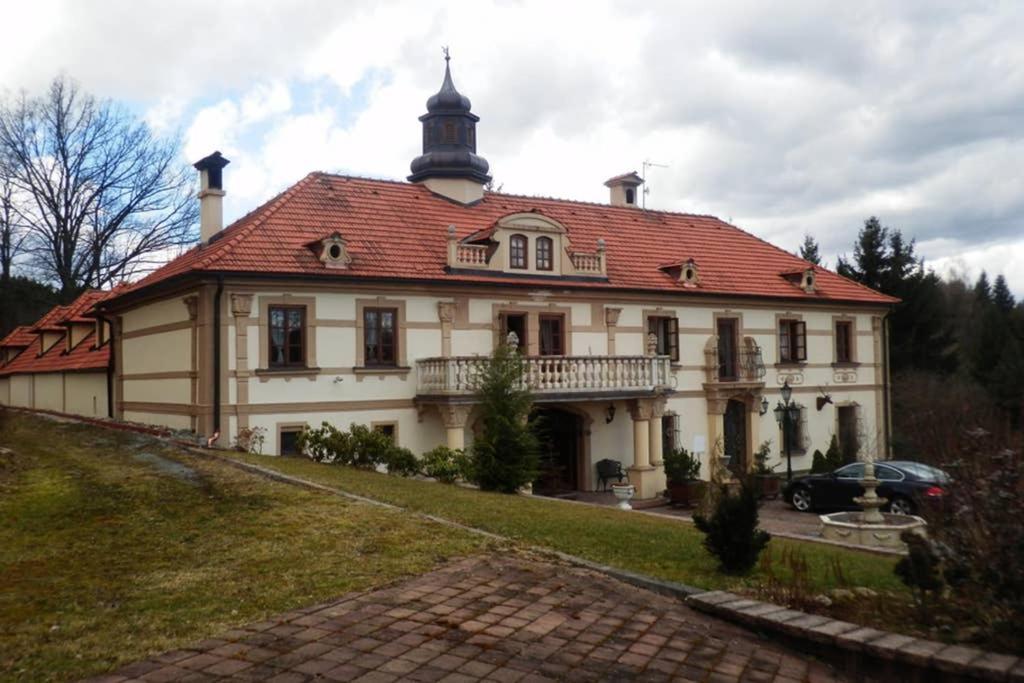 Zamecek Zdiky - Moderni Maly Apartman Bujanov ภายนอก รูปภาพ